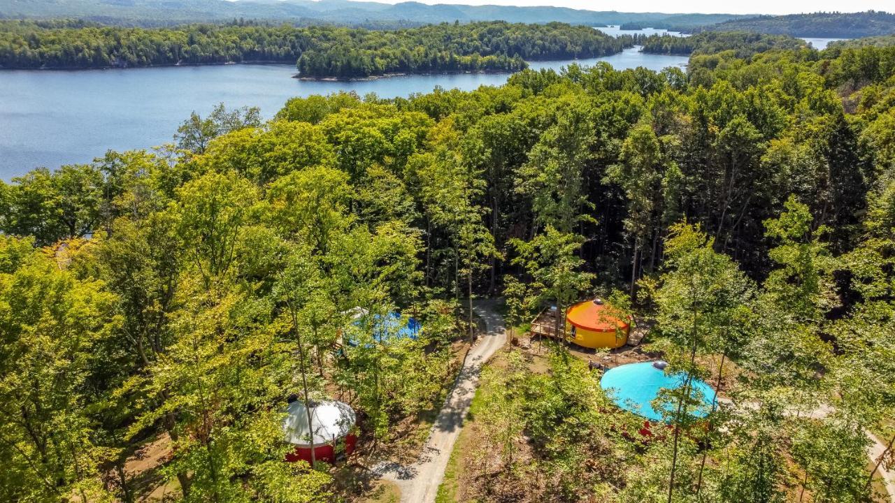 Yourtes Glamping Du Poisson Blanc Notre-Dame-du-Laus Exterior foto